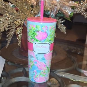 Travel tumbler with straw